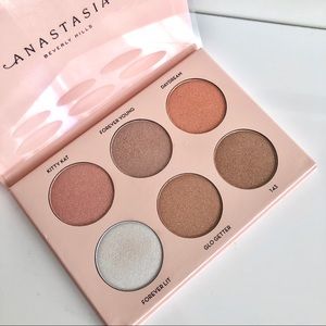 Anastasia Beverly Hills Nicole Guerriero Glow Kit